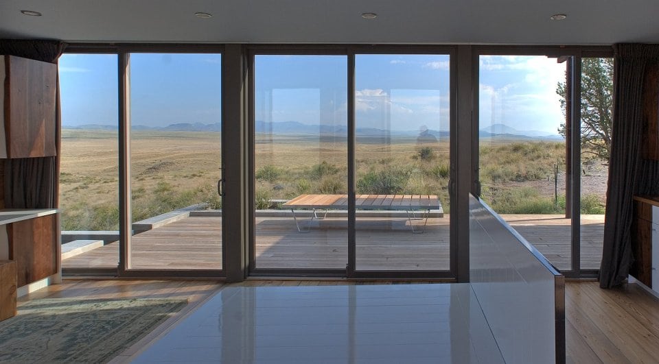 Diseño con amplias ventanas