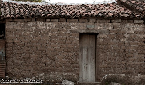 Fachadas de casas de adobe