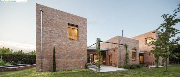 Casas modernas hechas con ladrillo mejorado